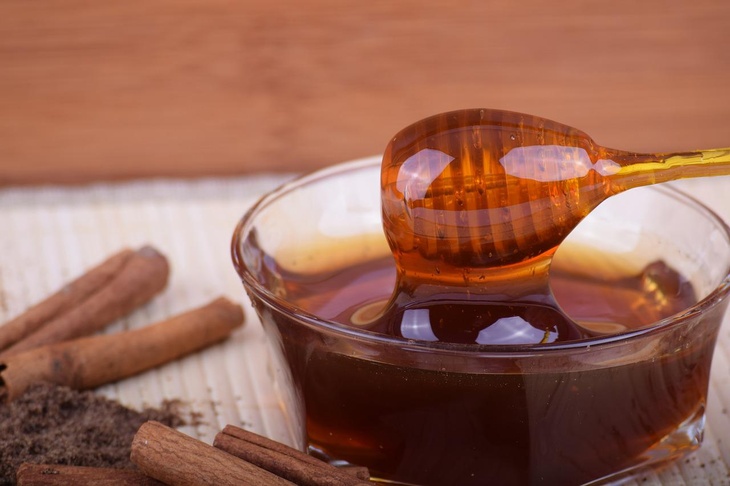 Россиянам назвали главную опасность употребления горячего чая с медом