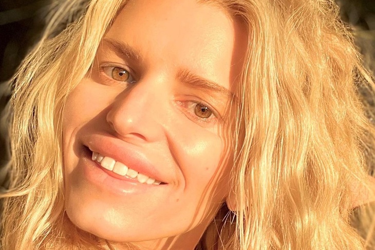 Jessica Simpson shared a sunny and happy snap in honor of the fathers