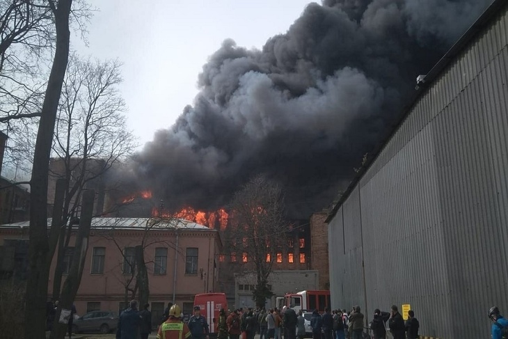 В Москве произошел крупнейший пожар в бизнес-центре «Гранд Сетунь Плаза» 