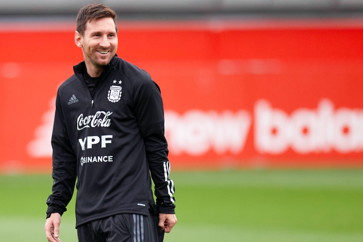 «Похож на него»: Манчини объяснил, почему Месси — достойная замена Марадоны