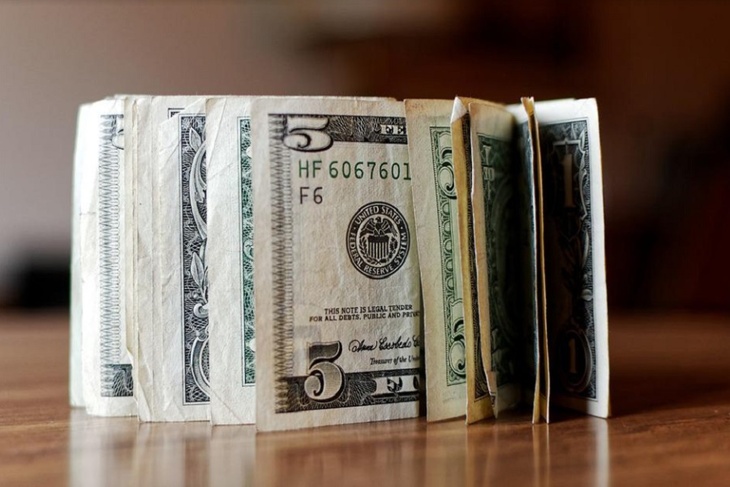 Экономист объяснил, когда доллар «поползет» вверх и почему это произойдет