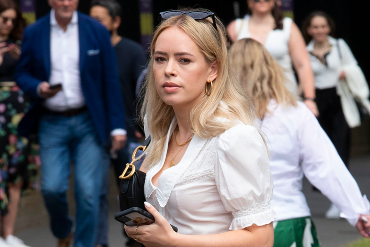 YouTube star Tanya Burr is pregnant by an unknown man