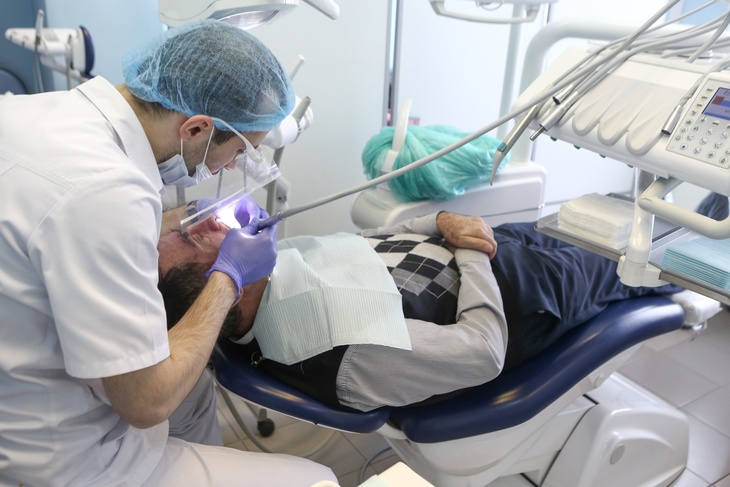 Стоматолог дала советы по уходу за зубами для идеальной улыбки