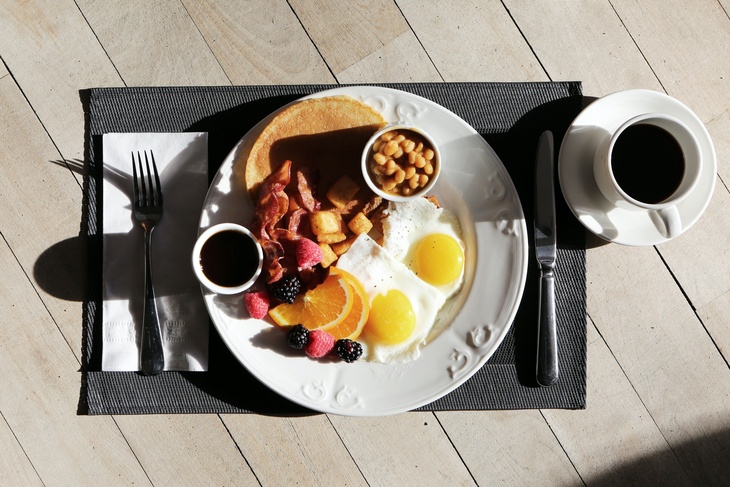 Диетолог назвала три ключевых правила идеального завтрака