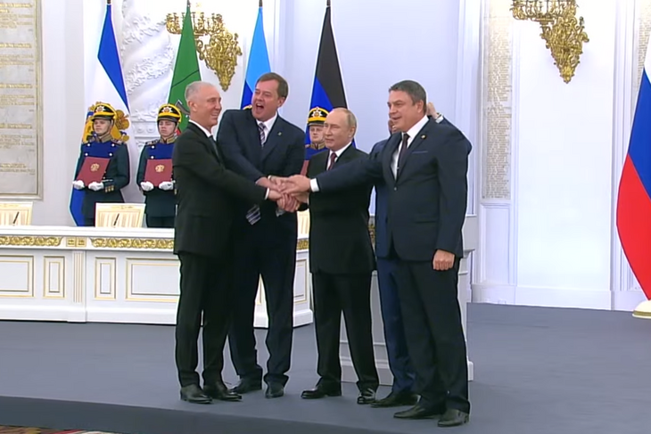 Владимир Путин и главы территорий, вошедших в состав России 30 сентября 2022 года.