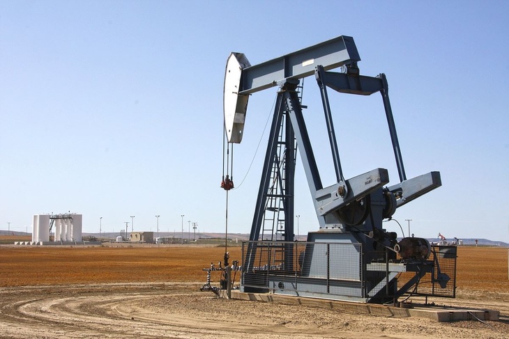 Аналитик раскрыл подноготную предложения США о потолке цен на нефть из РФ
