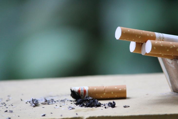 Терапевт предупредил, что курение может привести к обморокам
