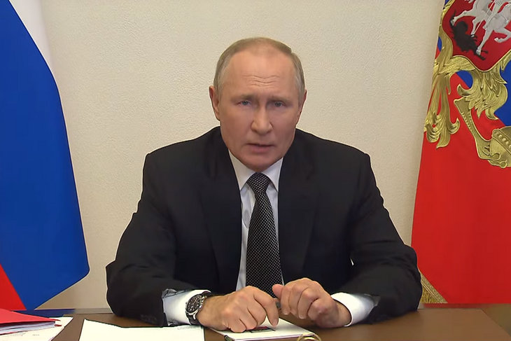 Президент России Владимир Путин подписал указ о введении военного положения на территориях ДНР, ЛНР, Запорожской и Херсонской областей.