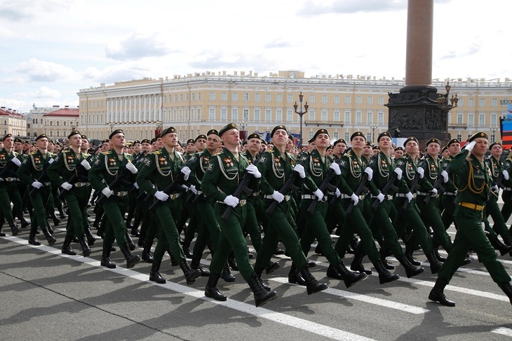 Срок службы в армии предложили увеличить в России