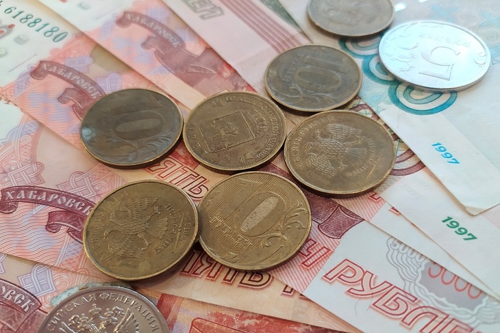 В Центробанке объяснили ослабление рубля в декабре