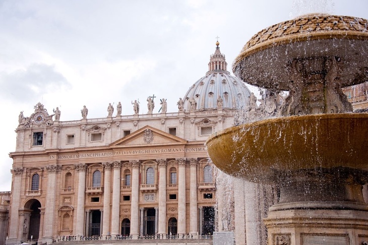 Ватикан извинился за слова папы римского о чеченцах и бурятах