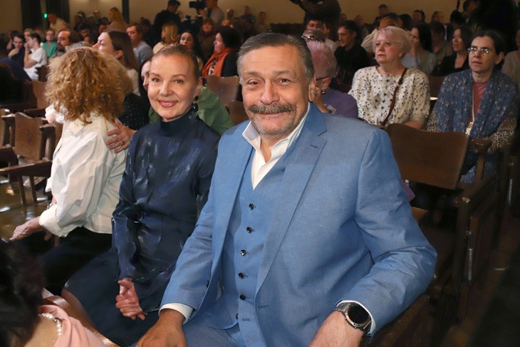 Изгнанный из театра Дмитрий Назаров заявил, что от он начал «отлипать от старой жизни»