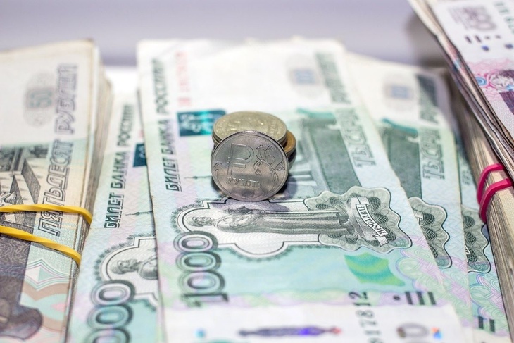 Больше импульсивных покупок: экономист призвал россиян не делать запасы наличных денег