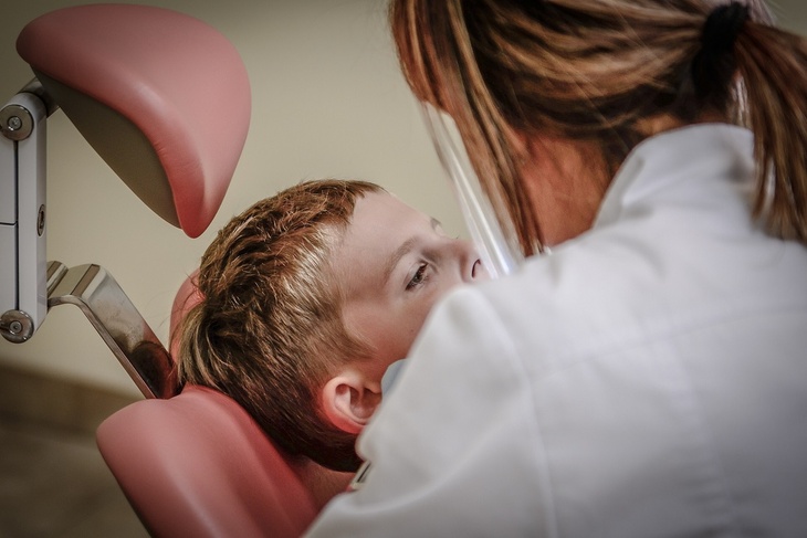 Психолог рассказала, как избавить ребенка от страха перед стоматологом