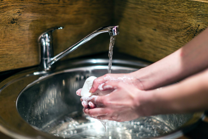 «Возможен вред»: доктор Мясников рассказал о бесполезности антибактериального мыла