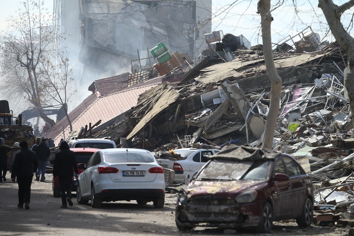 Итальянский сейсмолог: Турция сдвинулась на три метра по отношению к Сирии после землетрясения