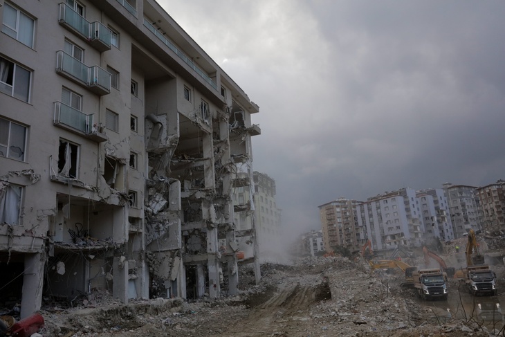 «Атмосфера горя»: российский спасатель рассказал о работе в Турции после землетрясения