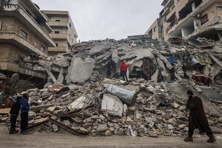 «Трясло минуты две»: жительница турецкого Мерсина рассказала о землетрясении