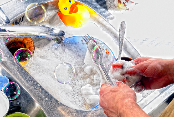 Может причинить вред: стало известно об опасности средств для мытья посуды