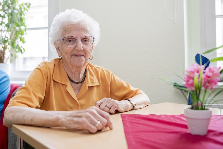 100-летняя британка поразила секретом своего долголетия