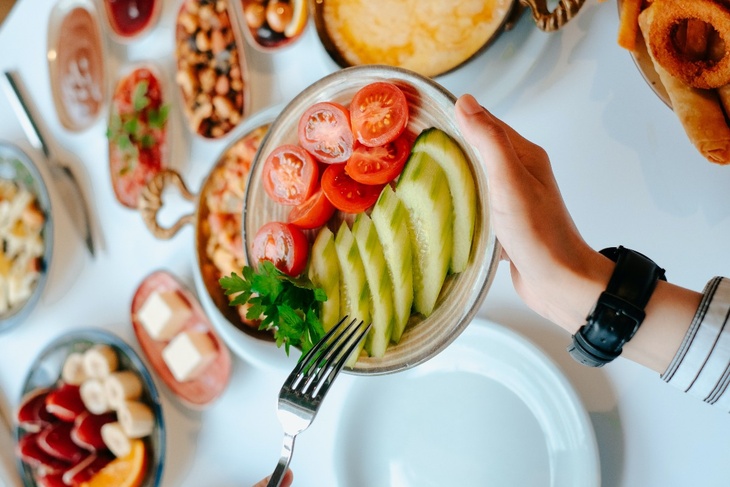 Диетолог объяснила, по каким признакам узнать, что правильное питание — уже болезнь 