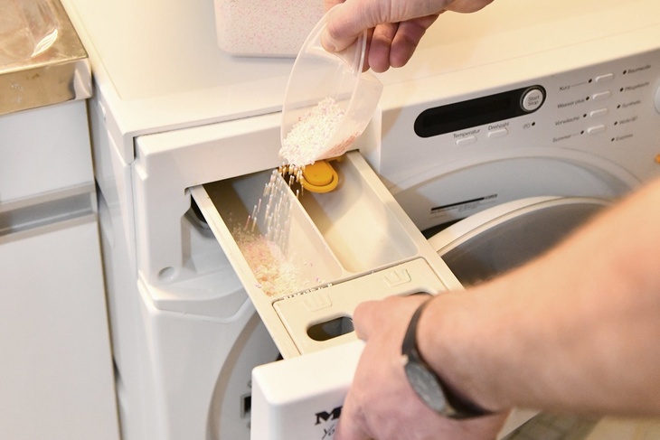 Зажмите 2 кнопки — стиральная машинка в секретном режиме очистится от накипи и плесени