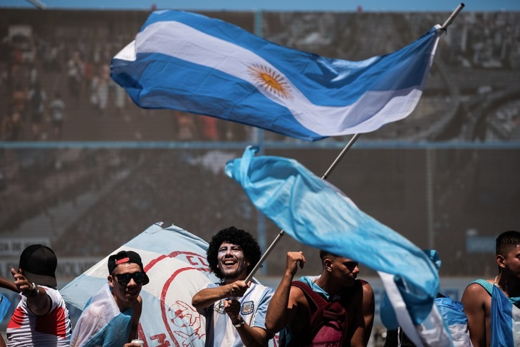 Аргентина начала приостанавливать ВНЖ россиян, покинувших страну после рождения детей