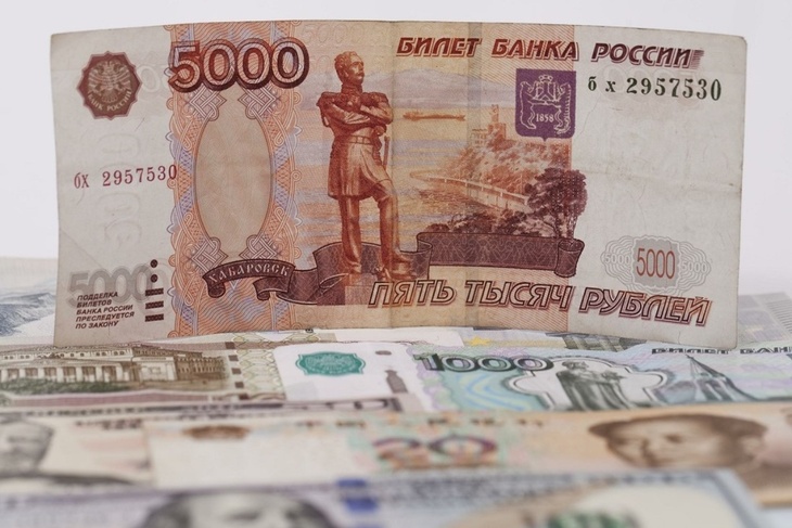 Вторая половина 2023 года станет для рубля решающей, эксперт объяснил, почему