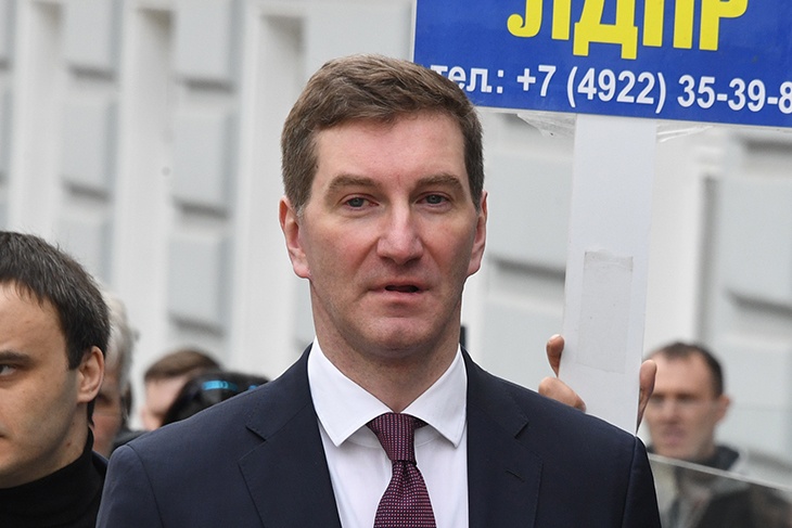 Каминг-аут, ВИЧ и «Героиня Татлера» — полная биография Антона Красовского