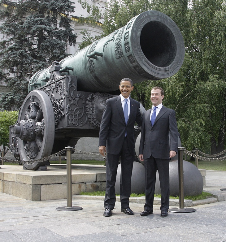 Бывший президент и блогер: жизненный путь российского политика Дмитрия Медведева