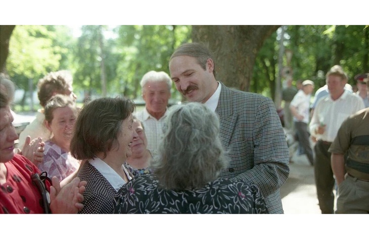 Из председателя совхоза — в президенты: как Александр Лукашенко 7 раз становился главой государства Из председателя совхоза — в президенты: как Александр Лукашенко 7 раз становился главой государства