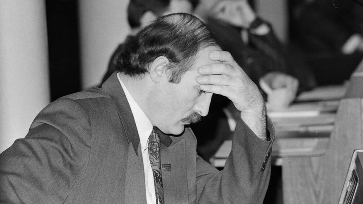 Из председателя совхоза — в президенты: как Александр Лукашенко 7 раз становился главой государства Из председателя совхоза — в президенты: как Александр Лукашенко 7 раз становился главой государства