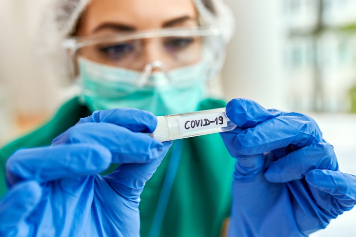 «Это неизбежно»: врач оценил угрозу появления нового опасного штамма коронавируса