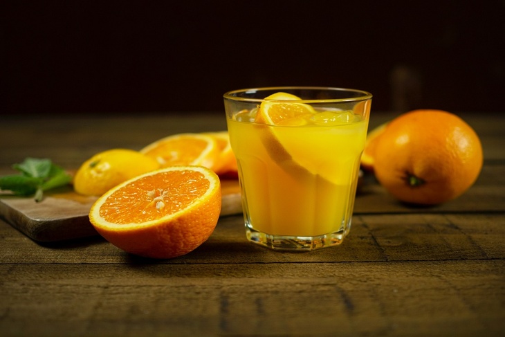 Врач Гинзбург рассказал об опасности апельсинового сока