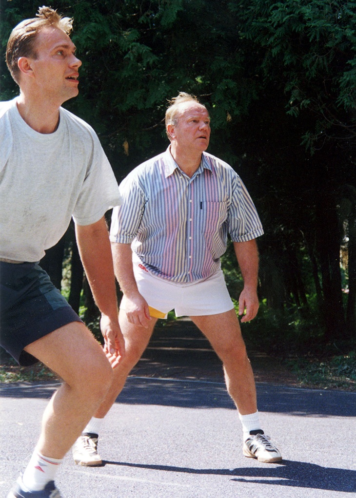 Старожил Госдумы: как потомственный пчеловод Геннадий Зюганов стал депутатом и не стал президентом