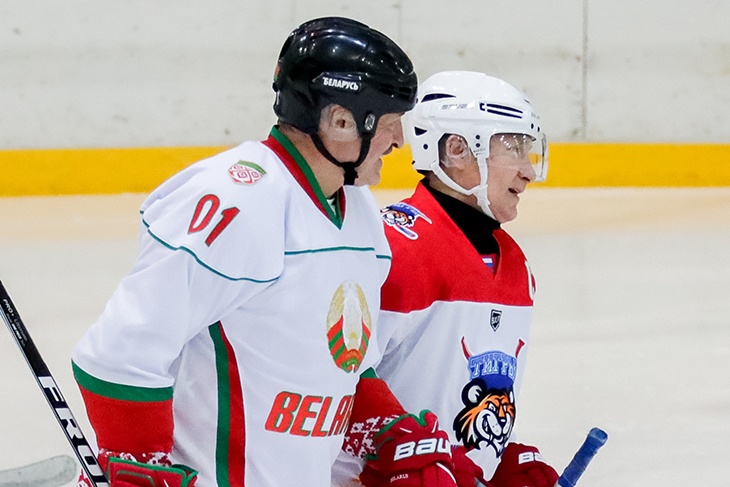 Из председателя совхоза — в президенты: как Александр Лукашенко 7 раз становился главой государства Из председателя совхоза — в президенты: как Александр Лукашенко 7 раз становился главой государства