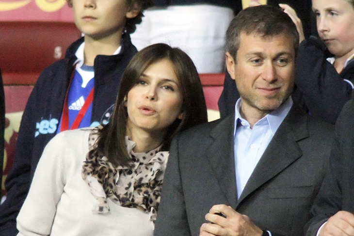 Тихий сирота, ставший миллиардером: удивительная судьба олигарха Романа Абрамовича