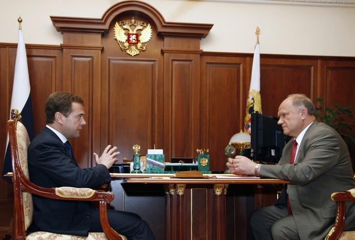 Старожил Госдумы: как потомственный пчеловод Геннадий Зюганов стал депутатом и не стал президентом