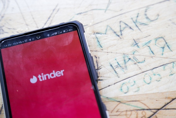 Приложение для знакомств Tinder перестало работать в России
