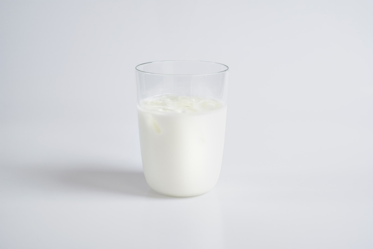 Врач рассказала о последствиях употребления парного молока