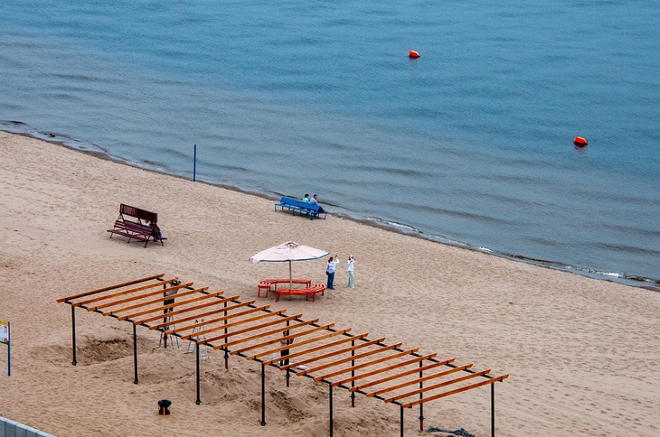 Власти Сочи рассказали, когда в городе откроют пляжи
