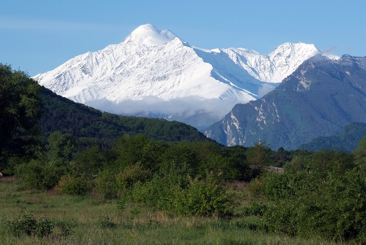 Трое туристов сорвались со склона в Северной Осетии