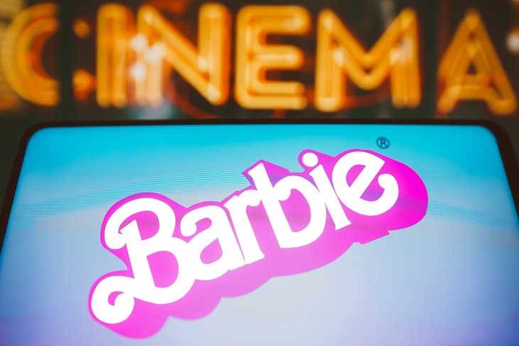 В Екатеринбурге по хитрой схеме покажут фильм «Барби» под видом рекламы 