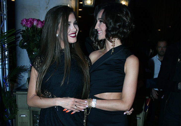 В тени сестры: как сложилась жизнь Анны Бузовой – от шоу-бизнеса до продажи тракторов