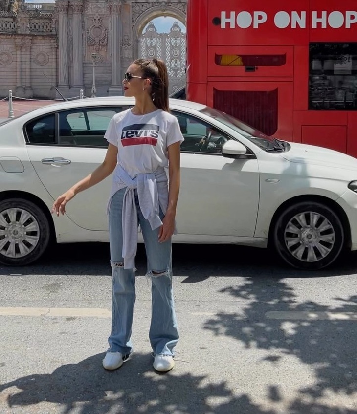 В тени сестры: как сложилась жизнь Анны Бузовой – от шоу-бизнеса до продажи тракторов