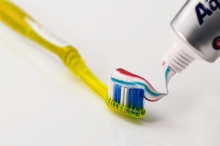 Малышева рассказала, какая зубная паста может спровоцировать рак