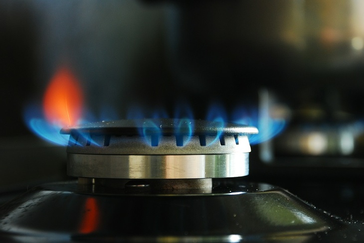 Юрист объяснил, в каких случаях могут выселить за неуплату ЖКУ