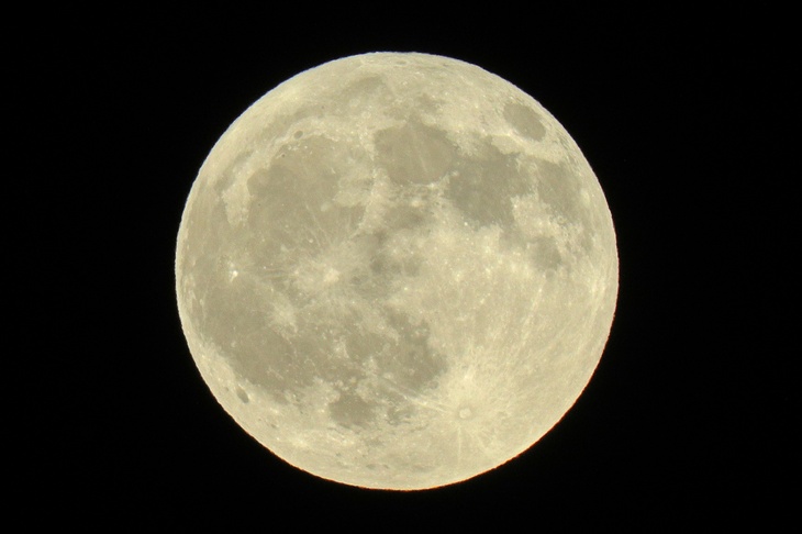 «Луна-25» провела съемки невидимого с Земли кратера Луны 