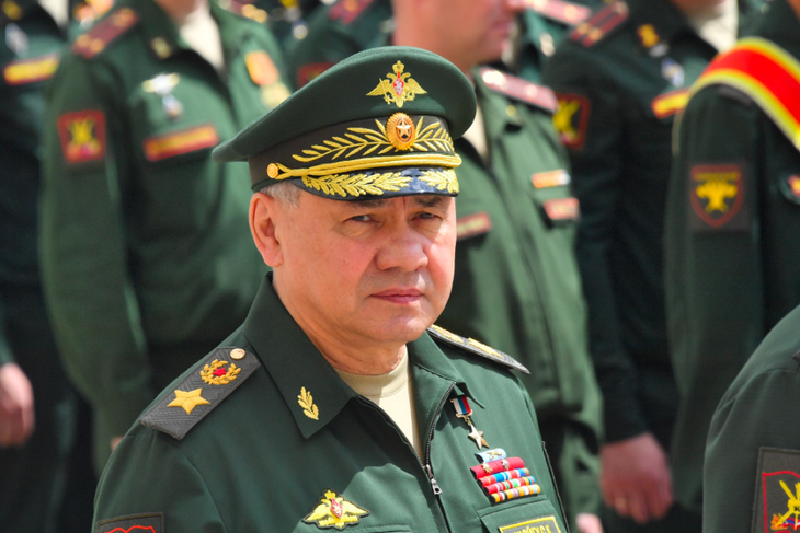 Шойгу заявил, что Россия может начать применять кассетные боеприпасы