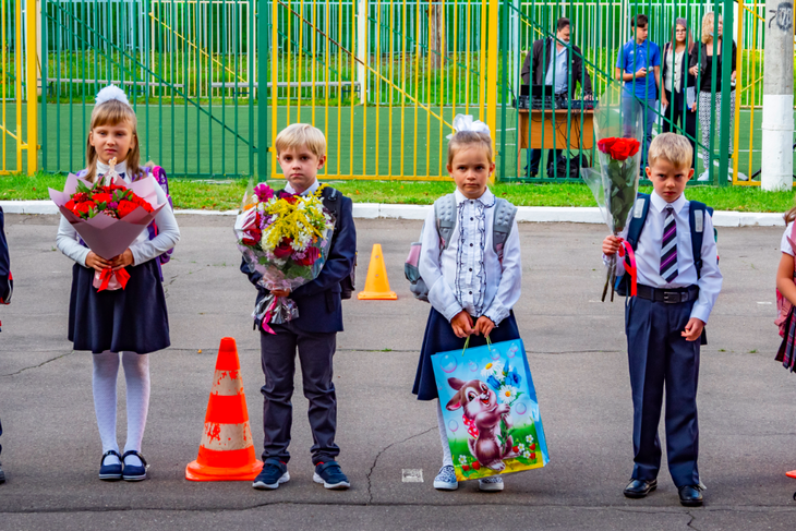 Собрать ребенка в школу в 2023-м оказалось на 10 000 рублей дороже, чем в 2022-м